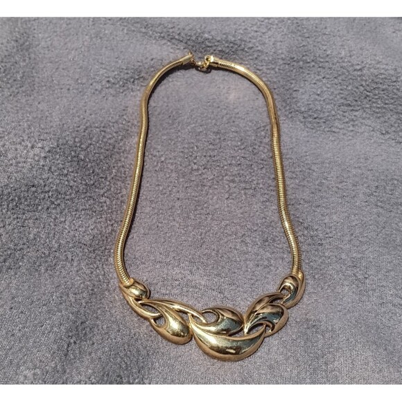 Trifari Jewelry - Vtg Trifari Kunio Matsumoto Modernist Gold Tone Swirl Pendant Necklace Signed